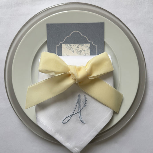 Bestickte Stofftserviette Jubiläum mit Monogramm