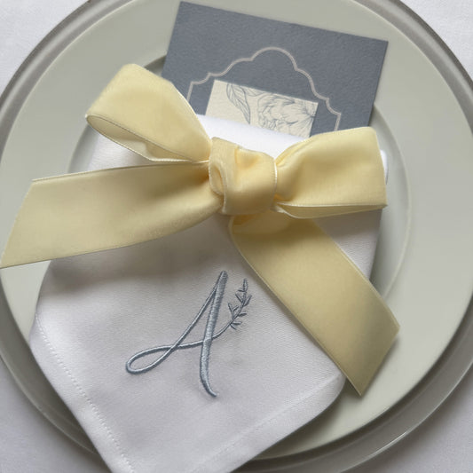 Personalisierte Stofftserviette mit Monogramm für Hochzeit und festliche Anlässe