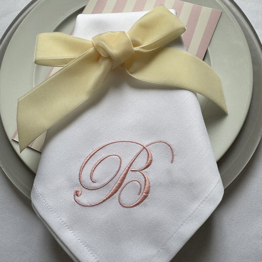 Romantische Serviette Hochzeit mit feiner Stickerei in Rosa