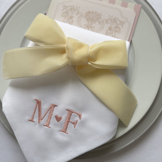 Festliche Servietten für Hochzeit personalisiert in Rosa