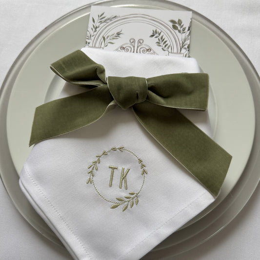 Festliche Serviette für Hochzeit mit Monogramm