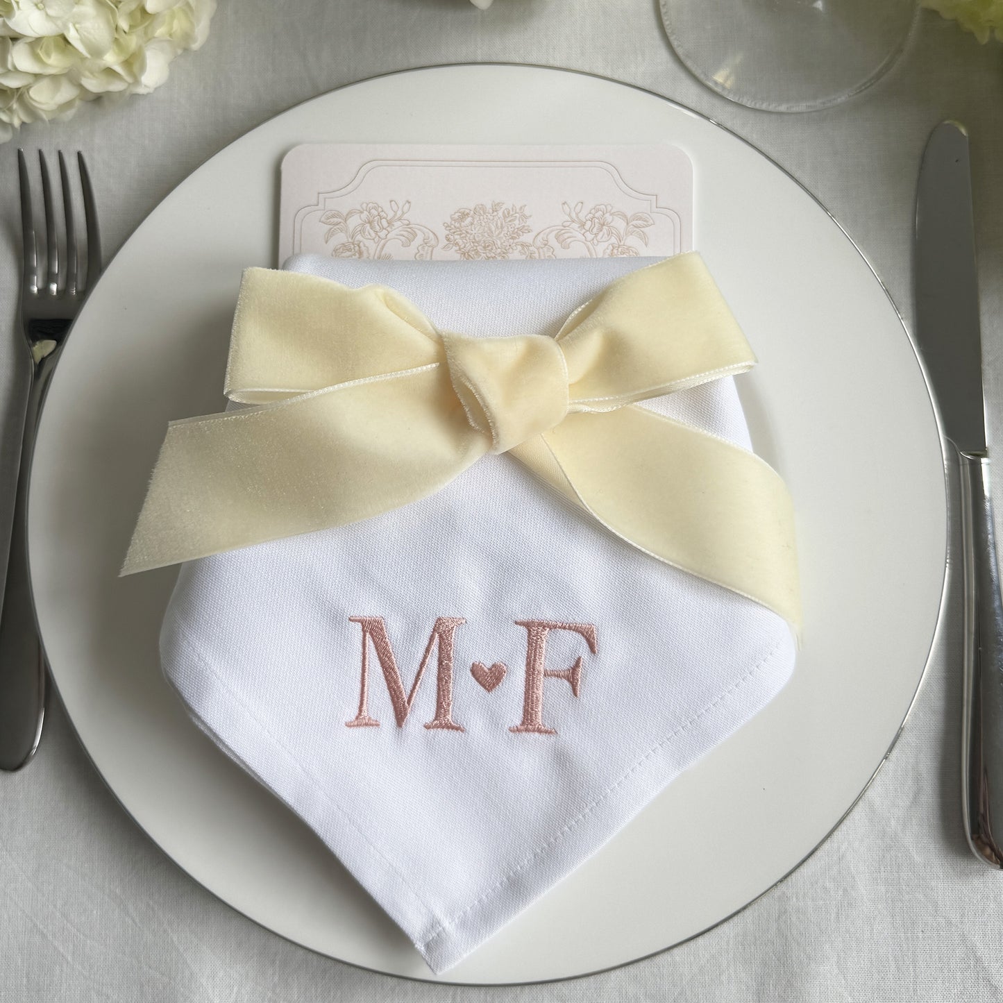 "CLASSIC" - bestickte personalisierte Serviette mit Monogramm für Hochzeit & Events