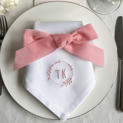 "FLEUR" - bestickte personalisierte Serviette mit Monogramm für Hochzeit & Events