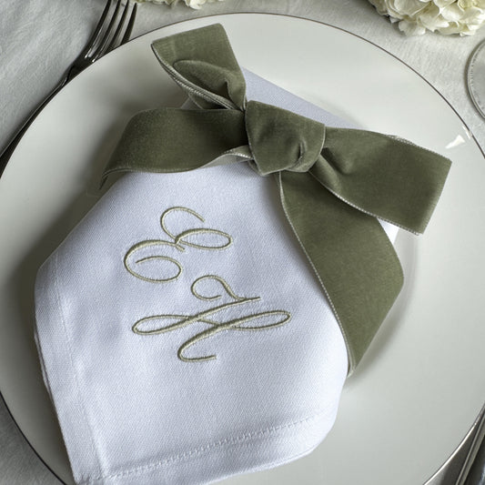 "NOBLE" - bestickte personalisierte Serviette mit Monogramm für Hochzeit & Events