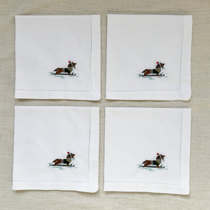 DACHSHUND ON SKIS – Bestickte Servietten mit Hohlsaum, 4er-Set